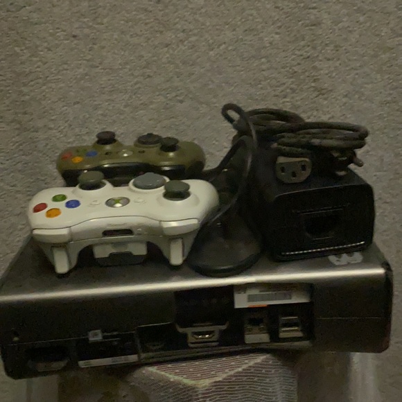 Xbox 360 mw3 Custom console - Picture 3 of 3